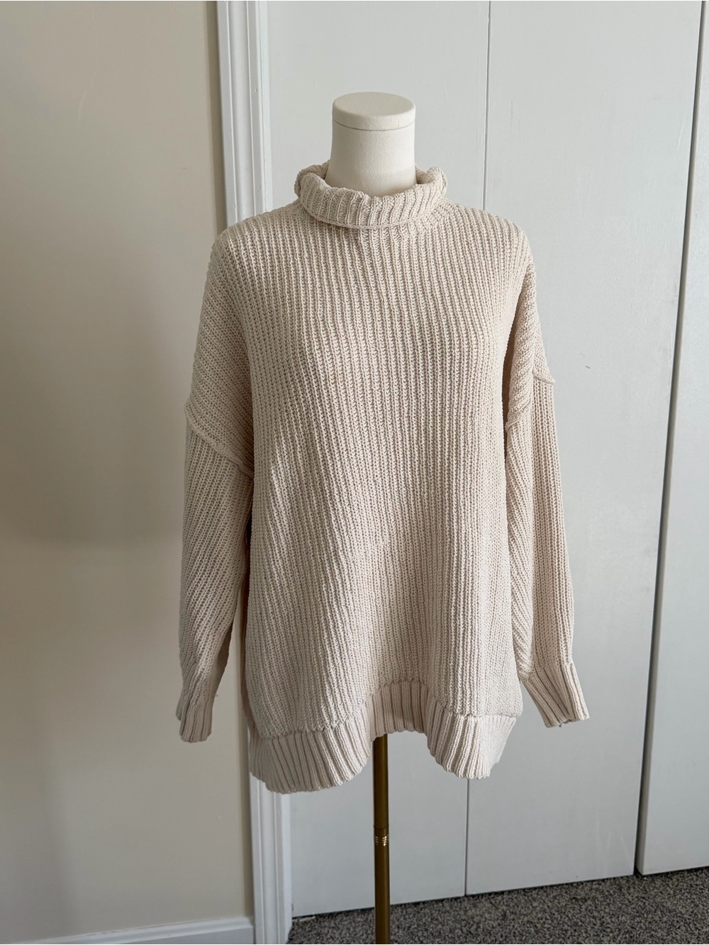Aerie Oversized Mock/ Turtle Neck Ivory Cream White Chunky Knit Sweater Small